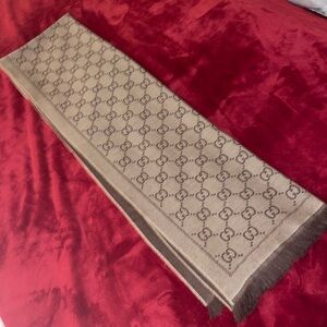 NWOT Gucci wool scarf